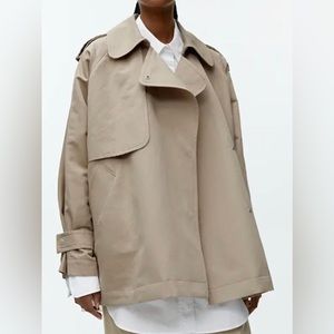 Arket short trench coat. Beige. Medium